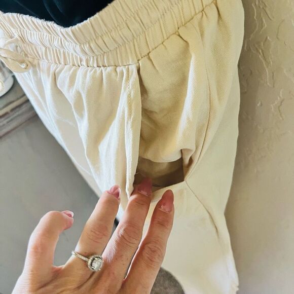 Pull on Drawstring cropped linen look pants‎ size XS runs large - Picture 3 of 4